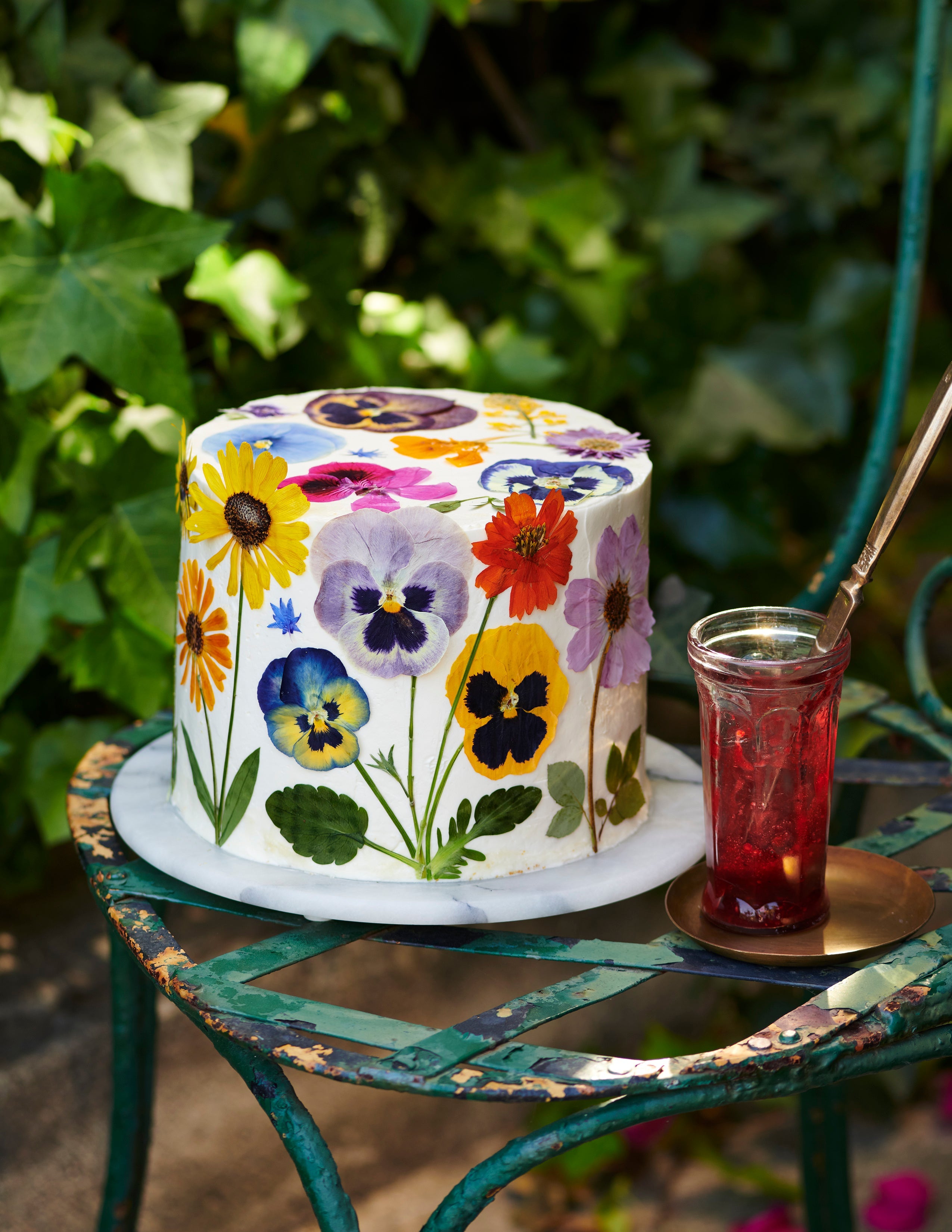 Eat Your Flowers: Edible Pressed Flowers for Decoration