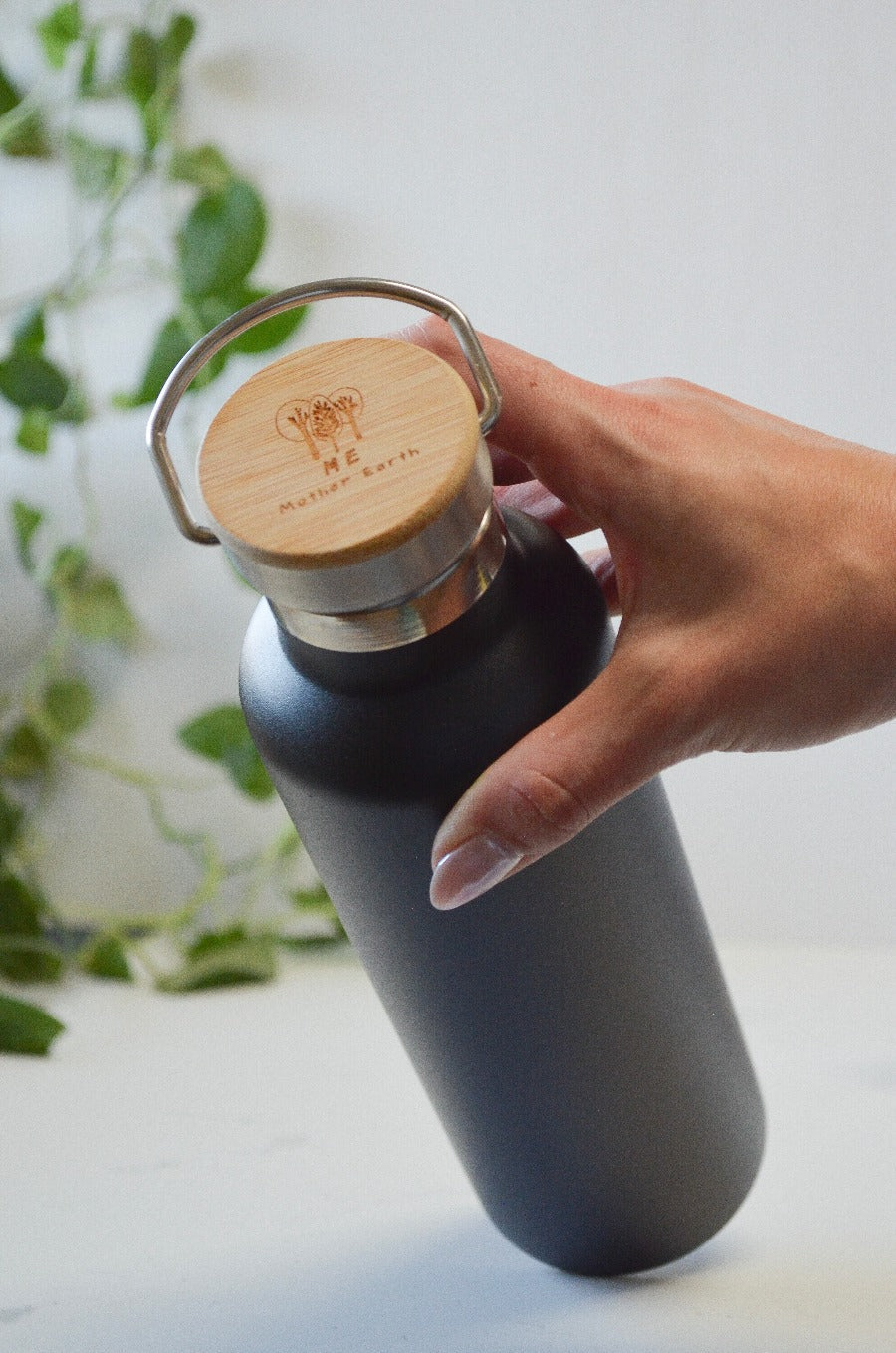 Me Mother Earth: Stainless Steel Water Bottle with Bamboo Lid