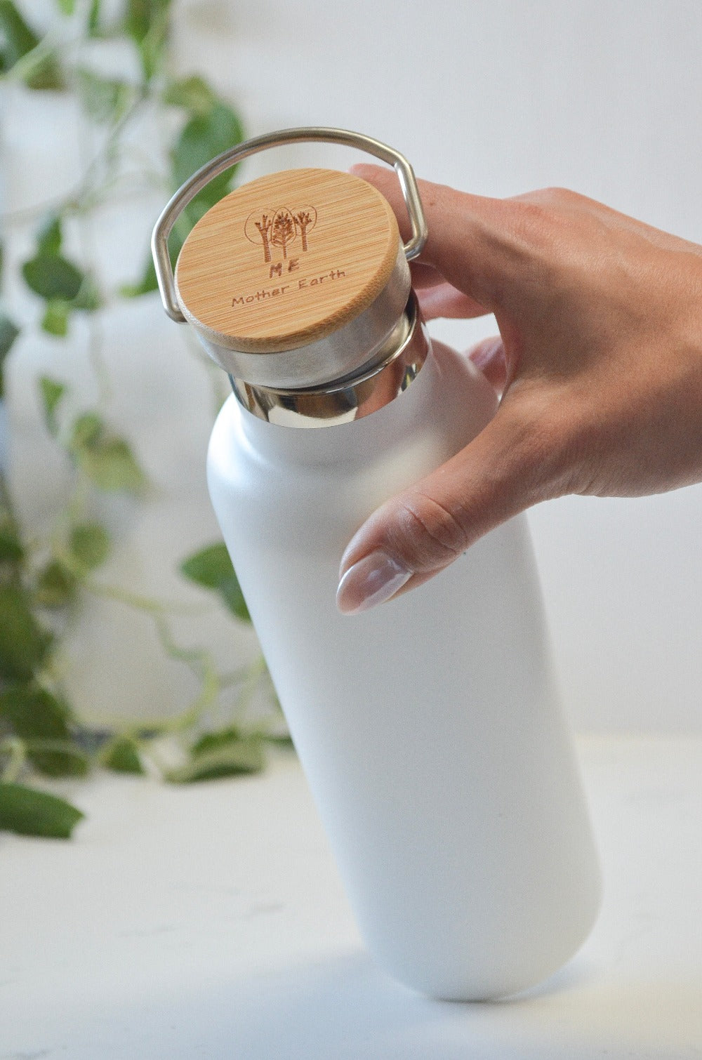 Me Mother Earth: Stainless Steel Water Bottle with Bamboo Lid