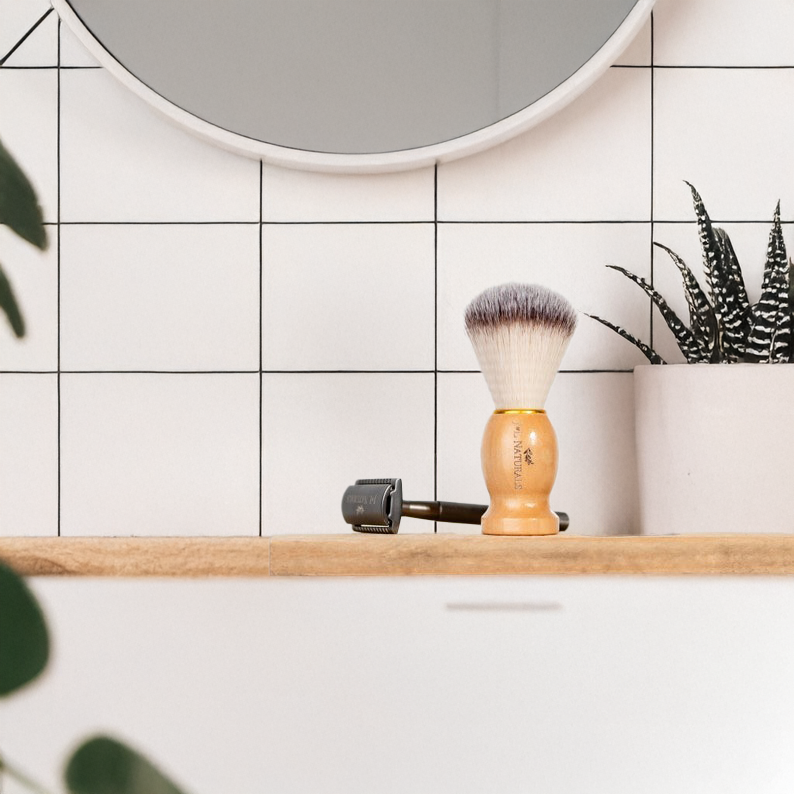 J&L Naturals: Shave Brush